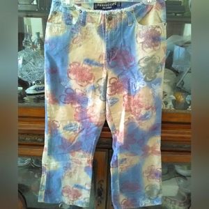BNWOT LADIES JEANS BY PERISCOPE SZ. 7(JUNIORS) CAPRI STYLE FLORAL MULTI COLOR